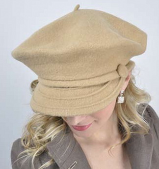 Women's wool hat with Fontera peak