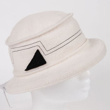 Osamba women's wool hat cream