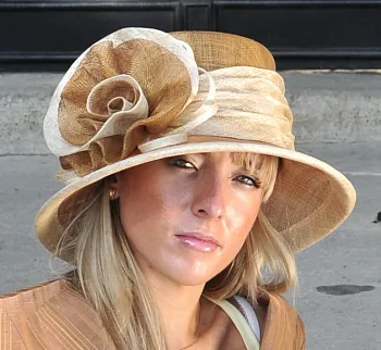 Women's festive hat 10046