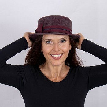 Women's hat 20912