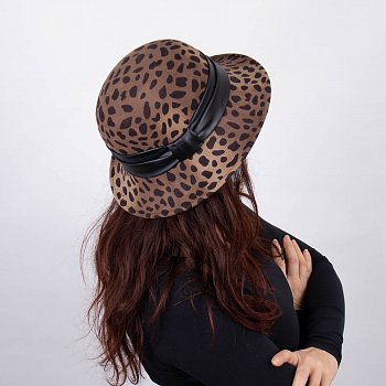 Women's hat 21821