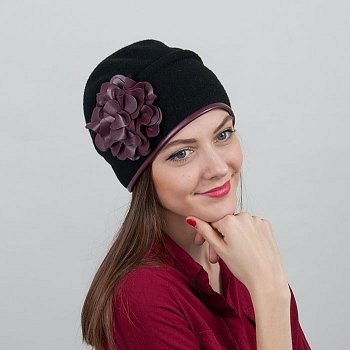 Women's hat with Tikana flower 3
