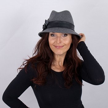 Women's hat 20857