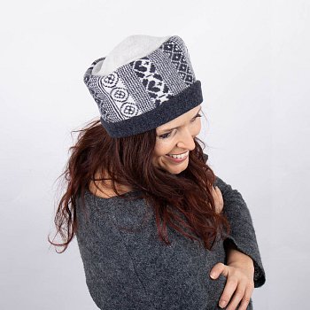 Women's winter hat Omarkusi cream