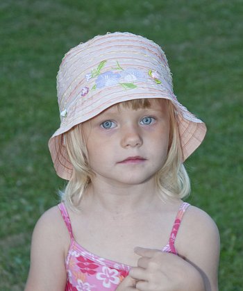 Dětský klobouček 7502