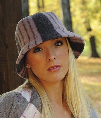 Odoremi women's hat light purple