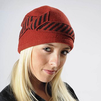 Osabri women's winter hat Red