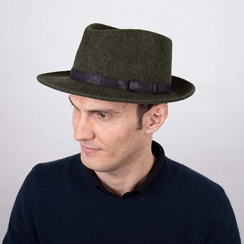 Green hat 21907