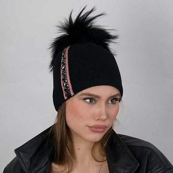 Winter hat with pompom Mirin